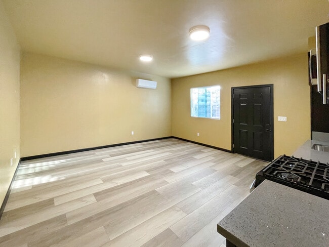 Building Photo - 13548 Glamis St