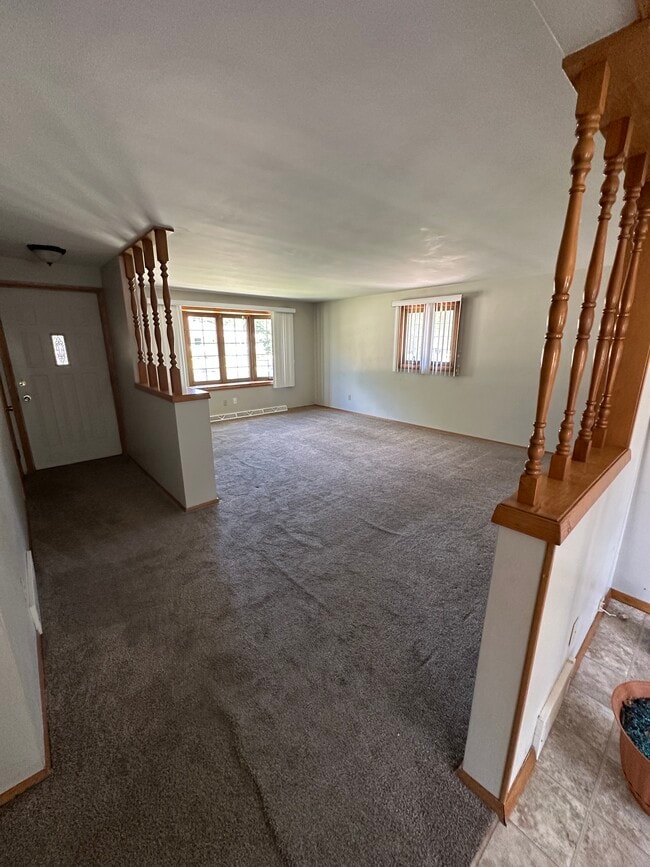 Foto del edificio - 1067 Meadow Ln