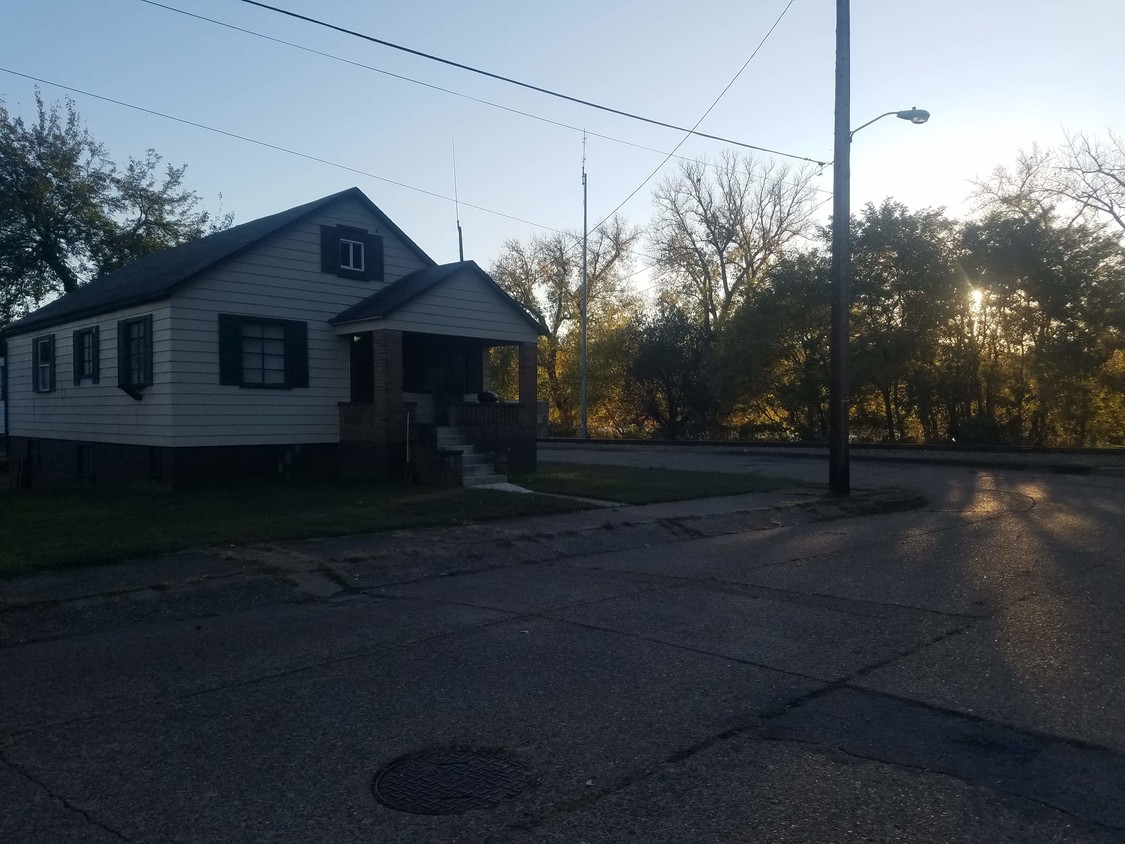 201 7th St, Moundsville, WV 26041 House Rental in Moundsville, WV