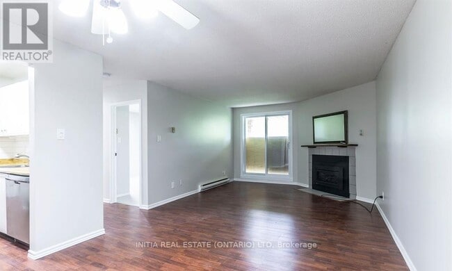 Building Photo - 725 Deveron Crescent