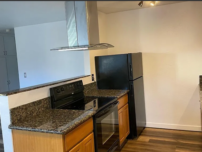 Foto del edificio - 9586 Carroll Canyon Rd