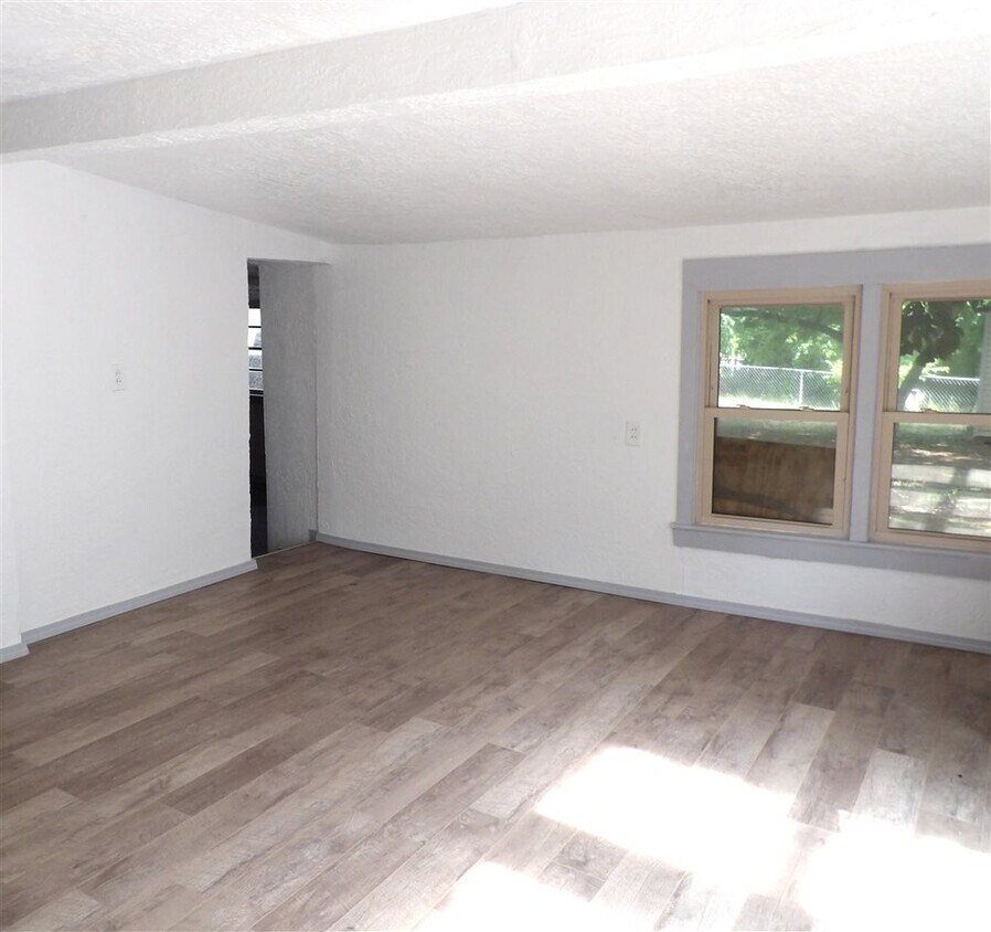 Foto del edificio - 215 SW Park Ave