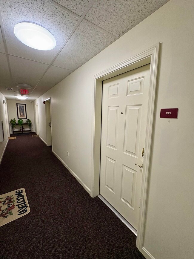 Building Photo - 18 Harbor Ave