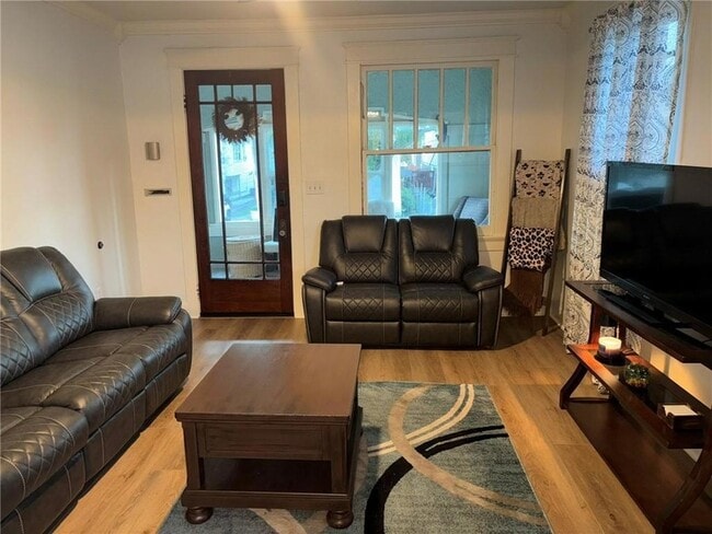 Foto del edificio - 2427 Peniston St