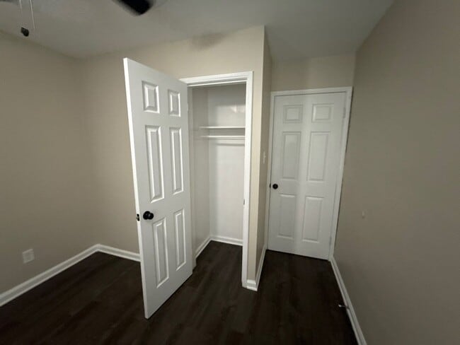 Building Photo - Renovated 3-Bedroom Home – We Welcome Sect...