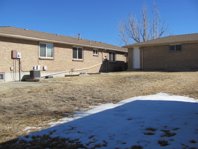 Patio trasero con patio - 14404 E 22nd Pl