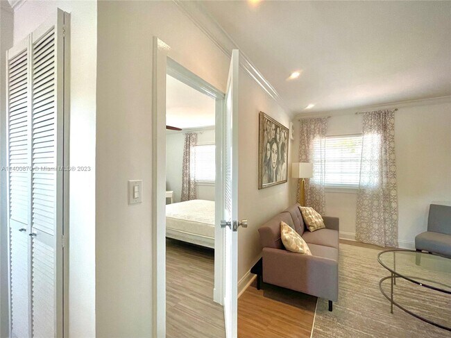 Foto del edificio - 2317 SW 23rd St