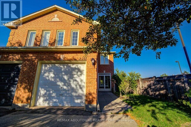 Photo du bâtiment - 2211 Dale Ridge Dr