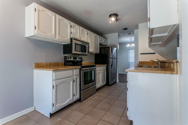 Foto del edificio - 7134 Spring Point St