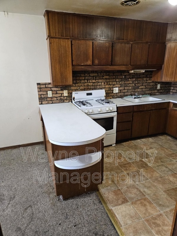 Primary Photo - 639 2nd St