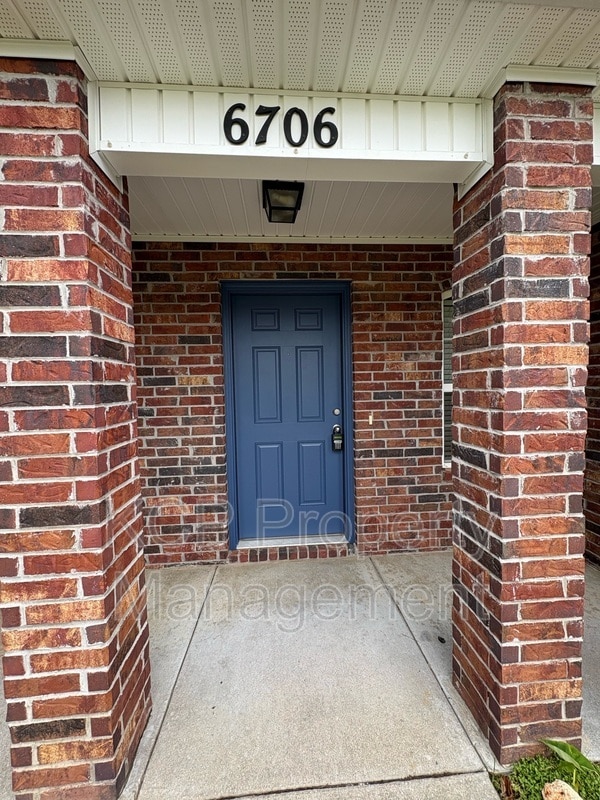 Building Photo - 6706 SW Whitmarsh Rd