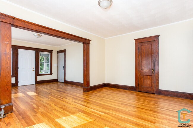Foto del edificio - 36 Kensington Ave