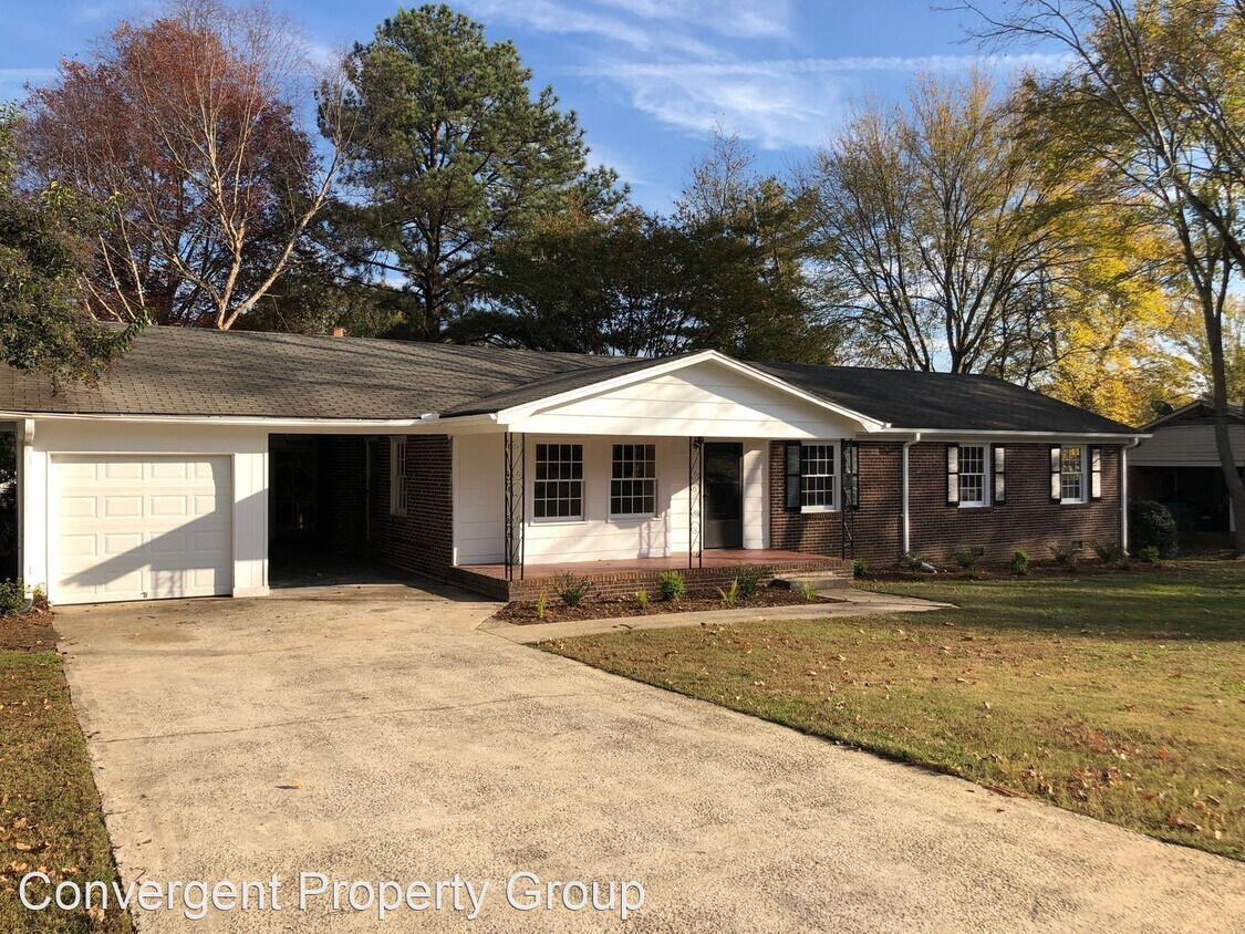 3 br, 2 bath House 26 Dagenham Drive House Rental in Greenville, SC