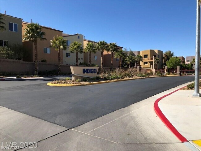 Foto del edificio - 9368 Hopcroft Ave