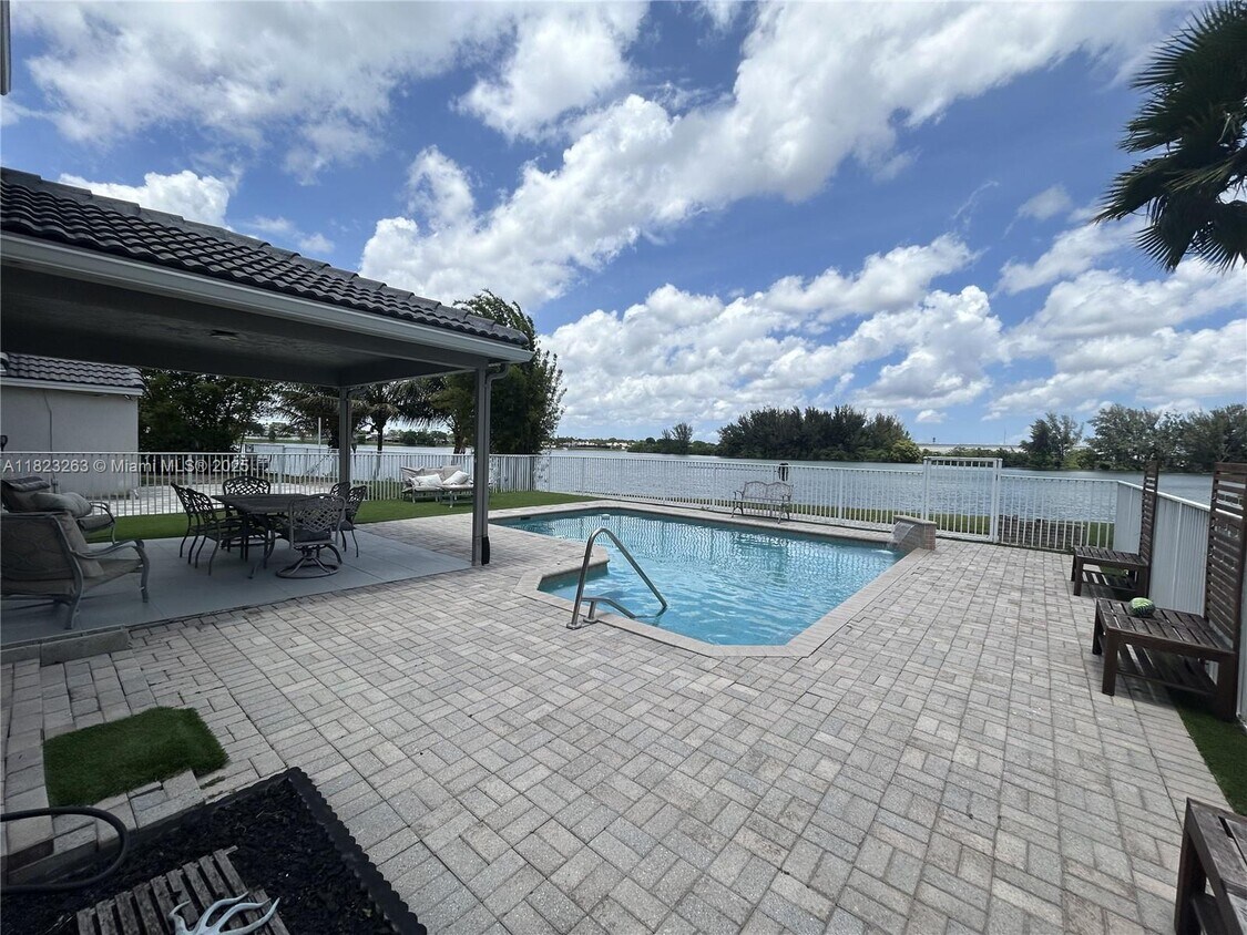 Foto principal - 5708 S Plum Bay Pkwy