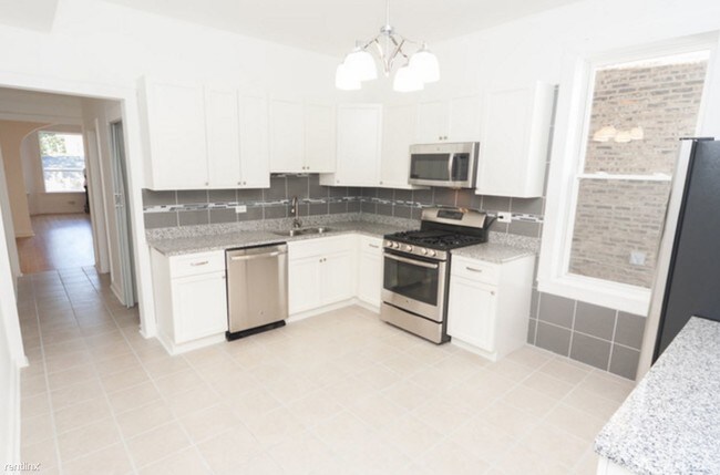 Foto del edificio - 3229 W Dickens Ave