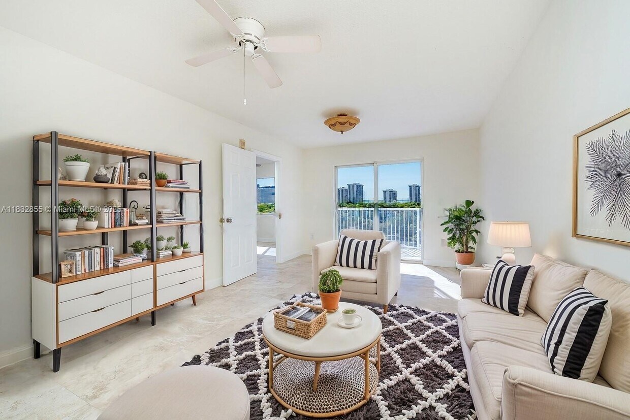 Foto principal - 280 SW 20th Rd