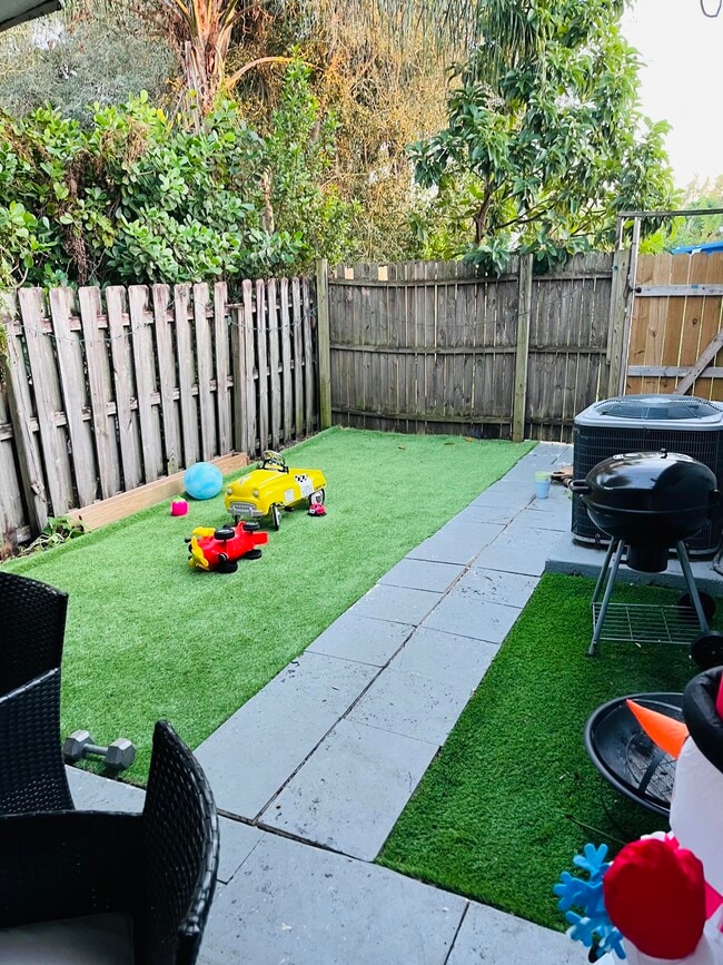 Foto del edificio - 3451 48th Ln S