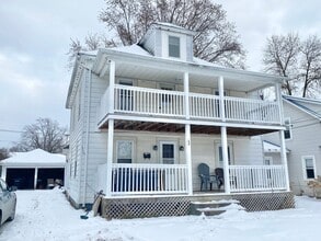 Building Photo - 69 Russell St