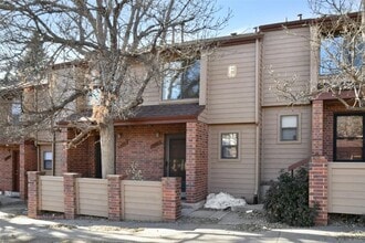 Building Photo - 412 Wright St