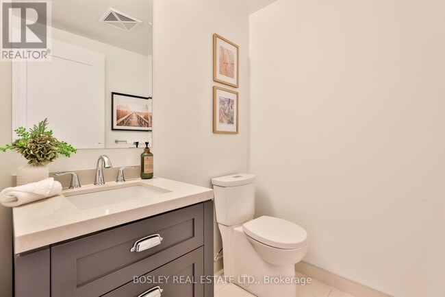 Building Photo - 25 Malcolm Rd