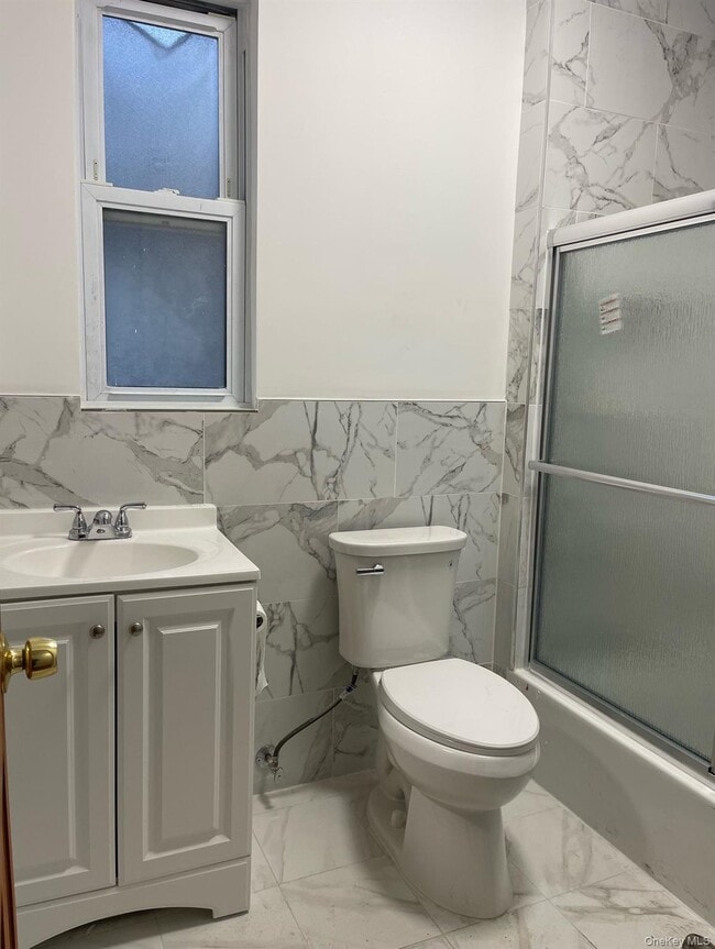 Building Photo - 1822 Fowler Ave