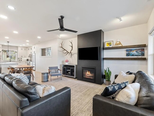 Foto del edificio - 2082 Dennison Ln