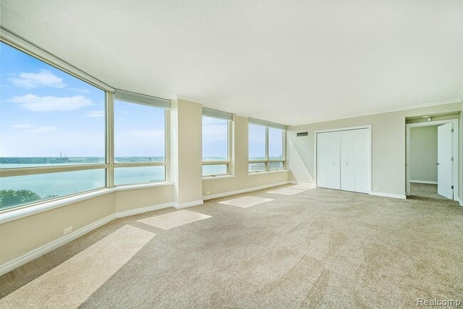Building Photo - 3320 Spinnaker Ln