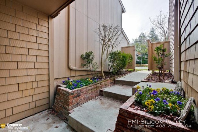 Building Photo - 3 bedroom in Cupertino CA 95014