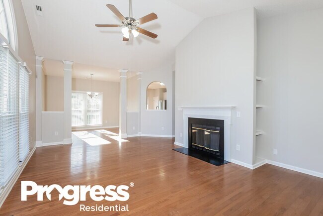 Building Photo - 905 Willow Ridge Dr