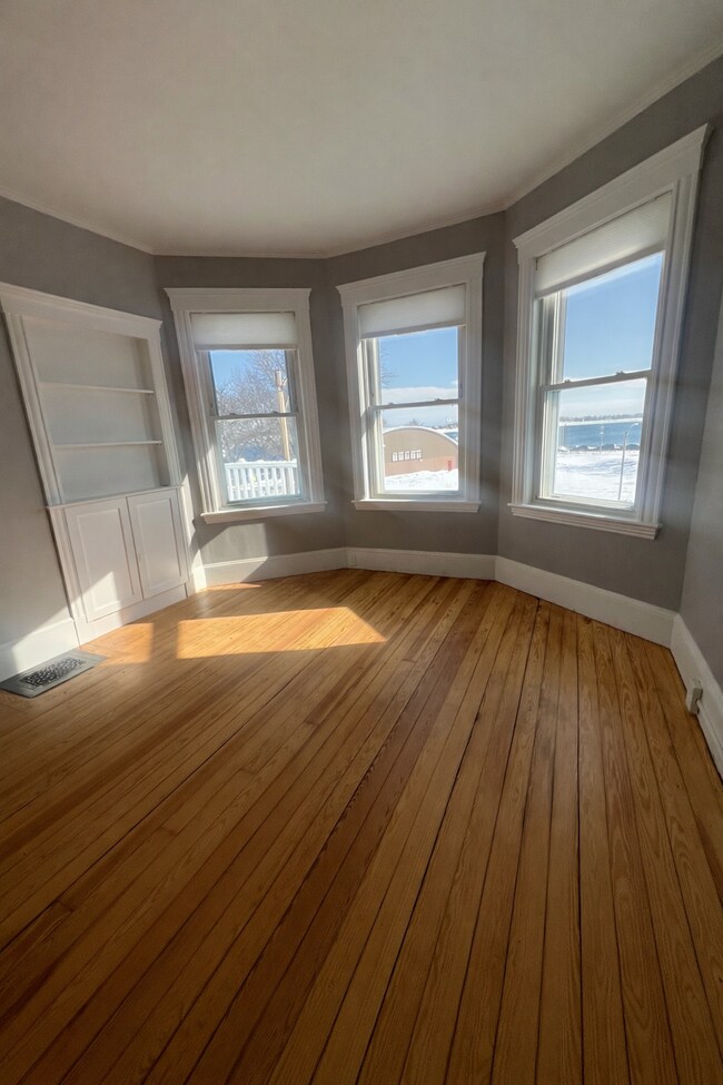 Foto del edificio - 53 Farragut Rd