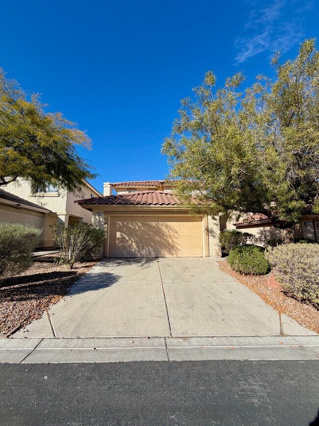 Building Photo - 1021 Miradero Ln