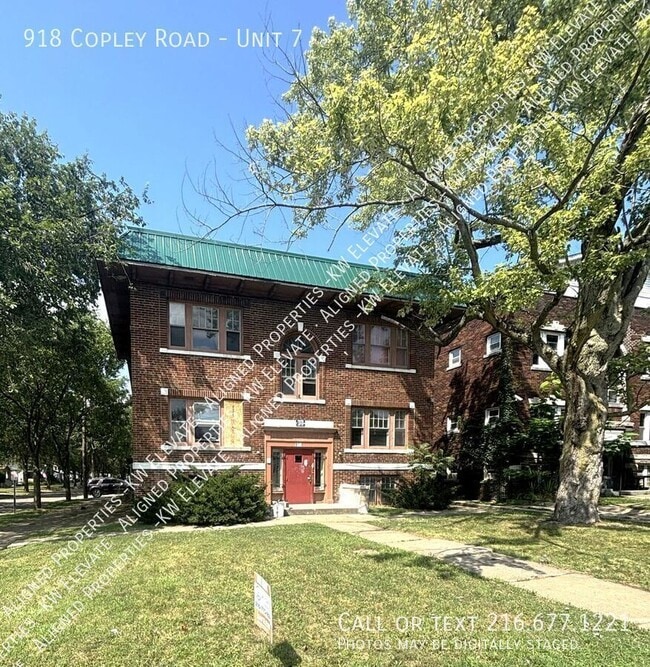 Building Photo - 918 Copley Rd