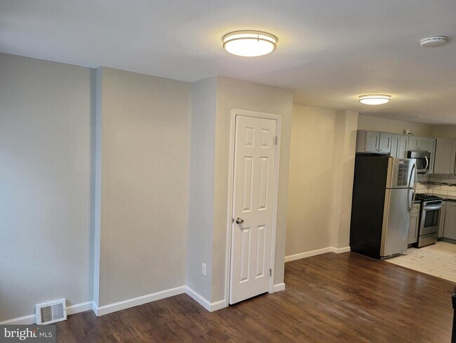 Foto del edificio - 705 N Dekalb St