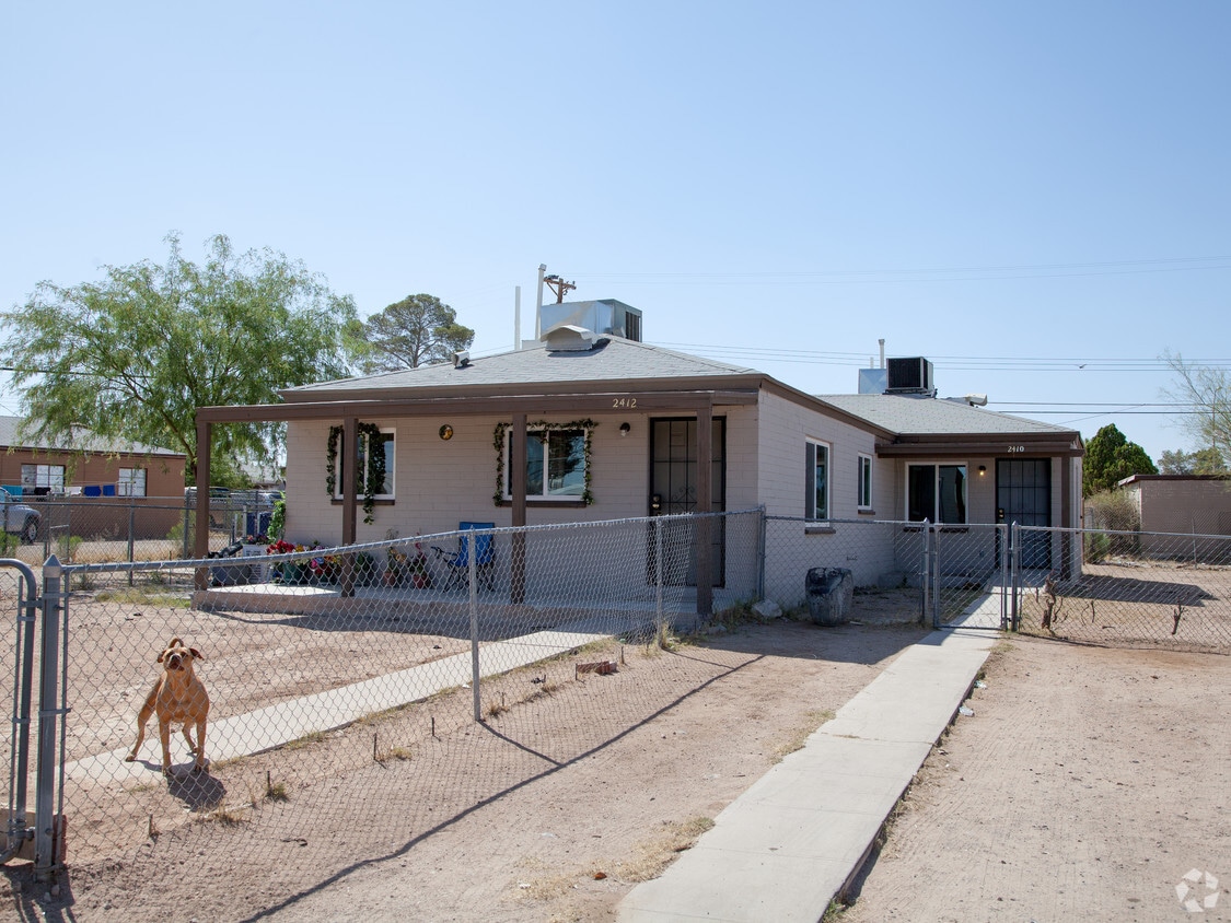 Building Photo - 2410 East Cameron Vista Apartments