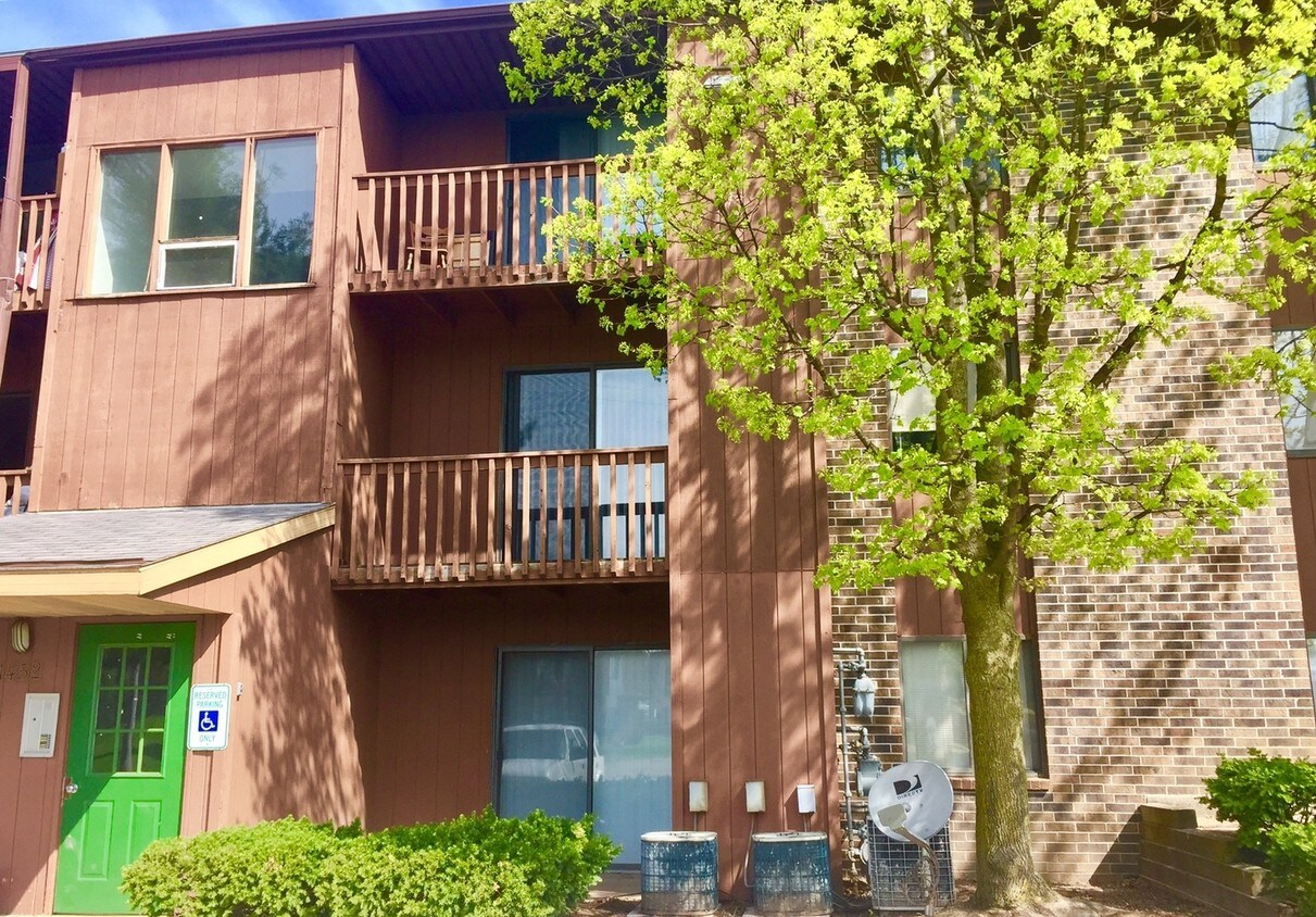Primary Photo - 1452 42nd St SE