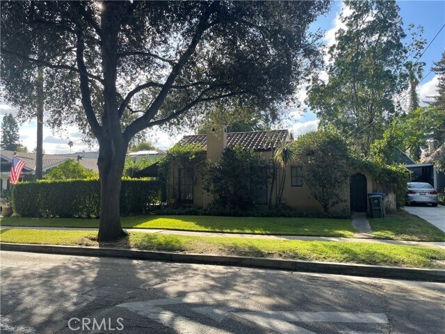 Primary Photo - 619 S Oak Knoll Ave