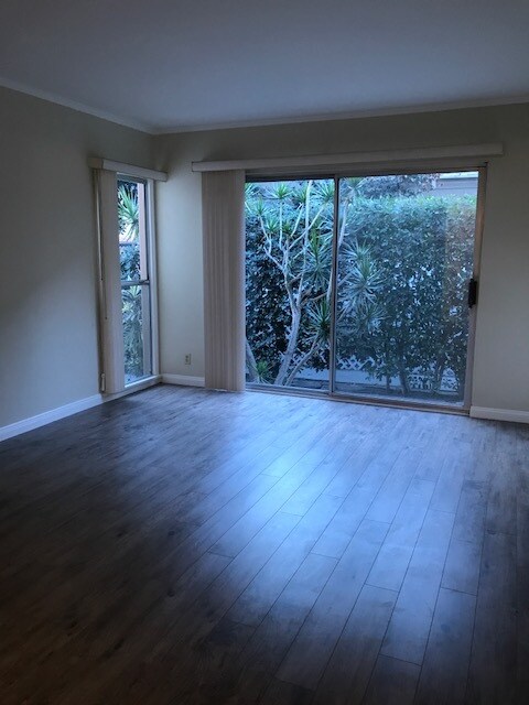 Foto del edificio - 132 N Maple