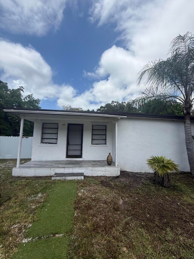 Foto del edificio - 6315 SW 32nd St
