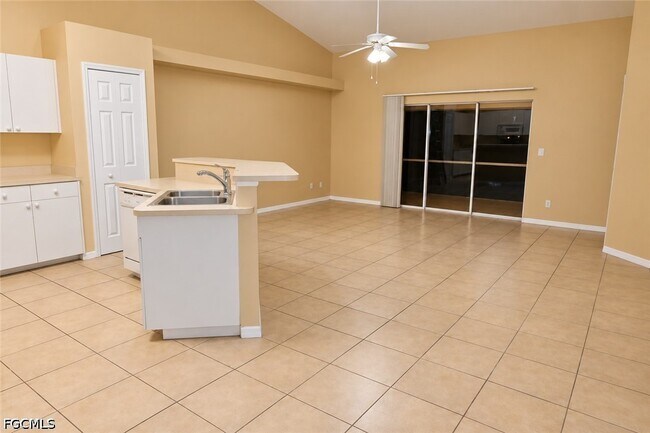 Foto del edificio - 610 SW 47th St
