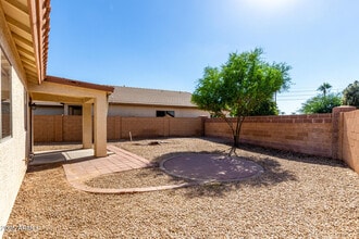 Building Photo - 11187 W Almeria Rd Building Photo - 11187 W Almeria Rd