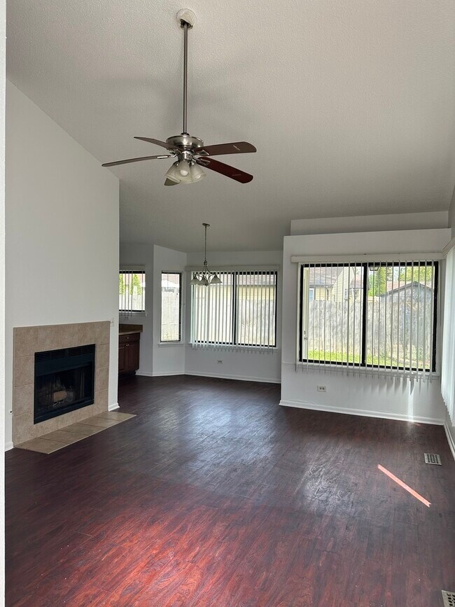 Foto del edificio - 1002 Pheasant Run Ln