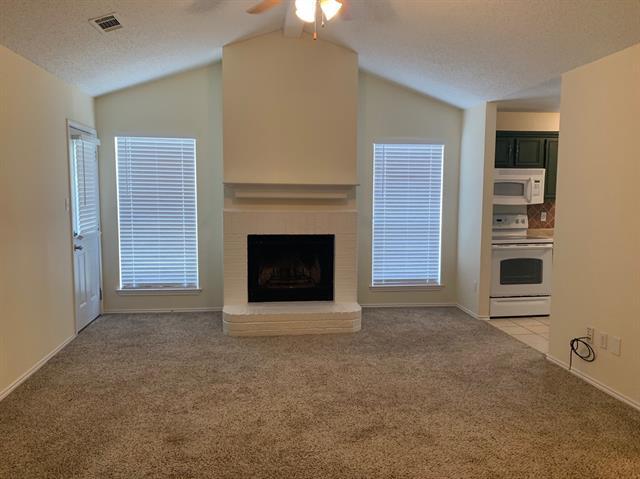 Building Photo - 1204 Cardinal Oaks Dr