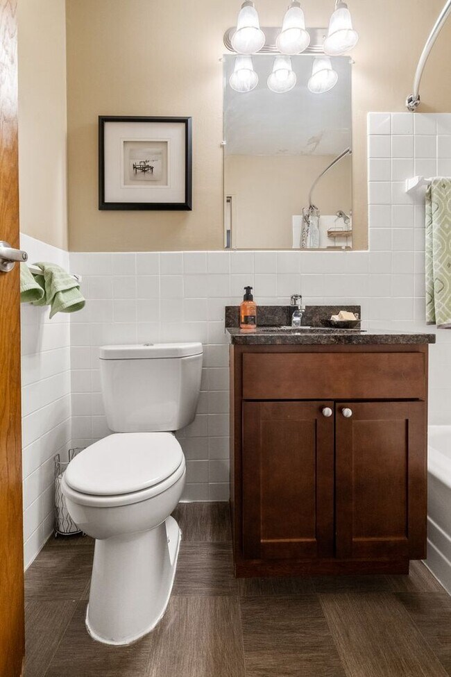 Foto del edificio - 3407-3417 65th Avenue N