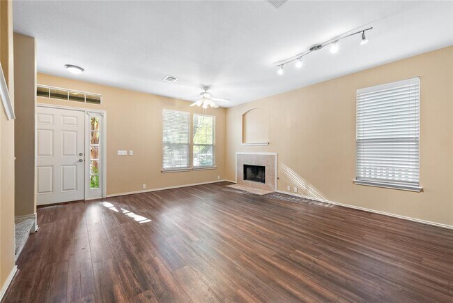 Building Photo - 6013 Negley