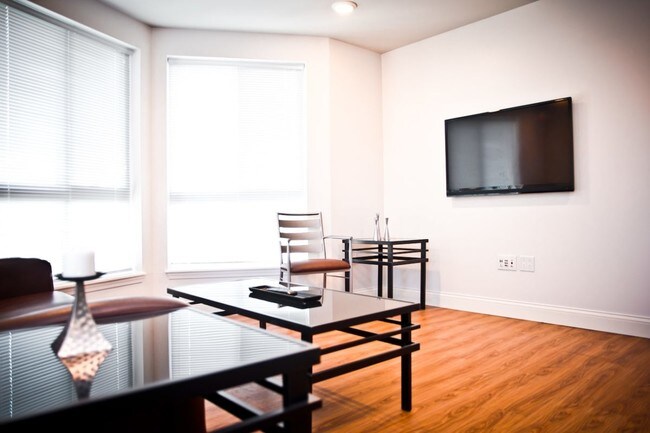 Foto del edificio - 606 E White St