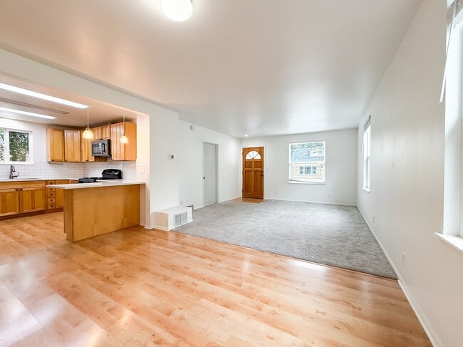 Foto del edificio - 5521 Brooklyn Ave NE