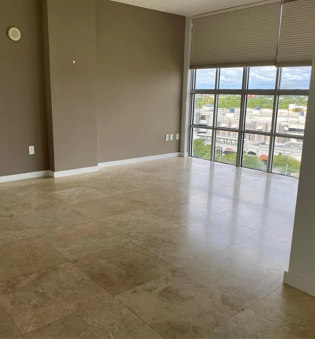 Building Photo - 3451 NE 1st Ave