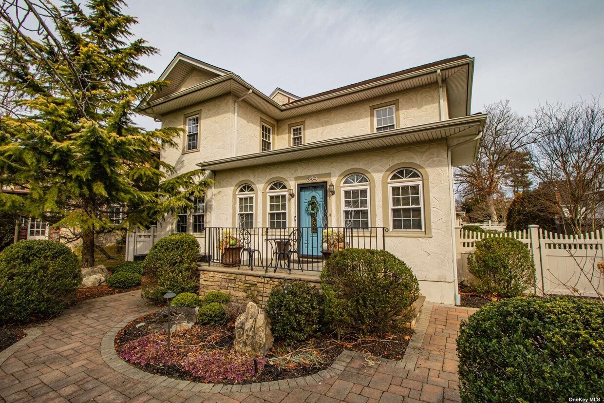 344 Plymouth Ave, Brightwaters, NY 11718 House Rental in Brightwaters