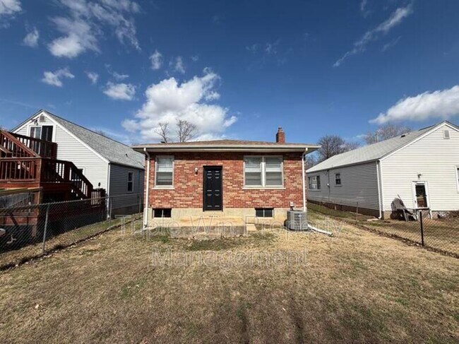 Building Photo - 7560 Alicia Ave